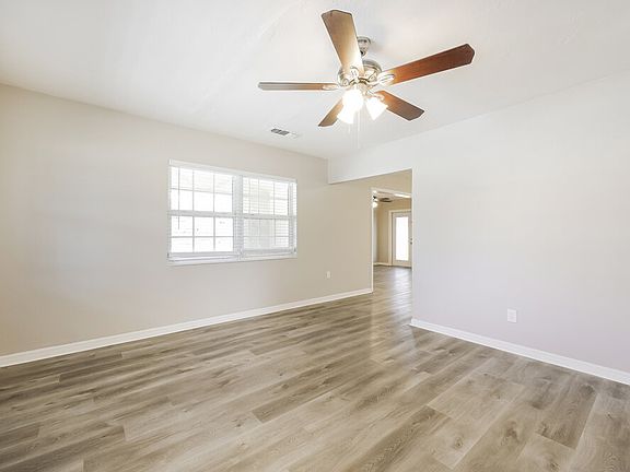 4th image of 5 Victoria Dr