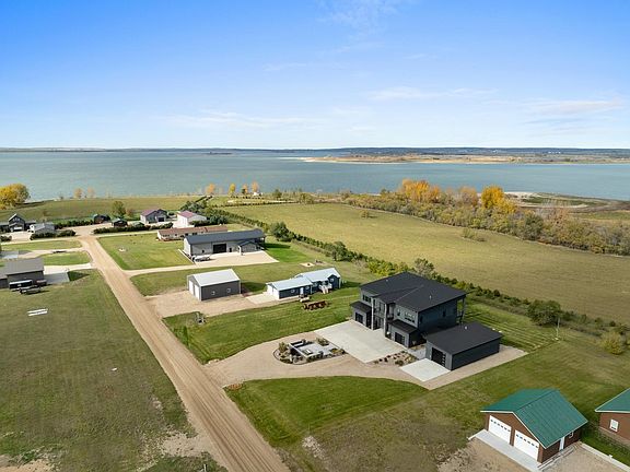 3rd image of 108 Moonlight Dr