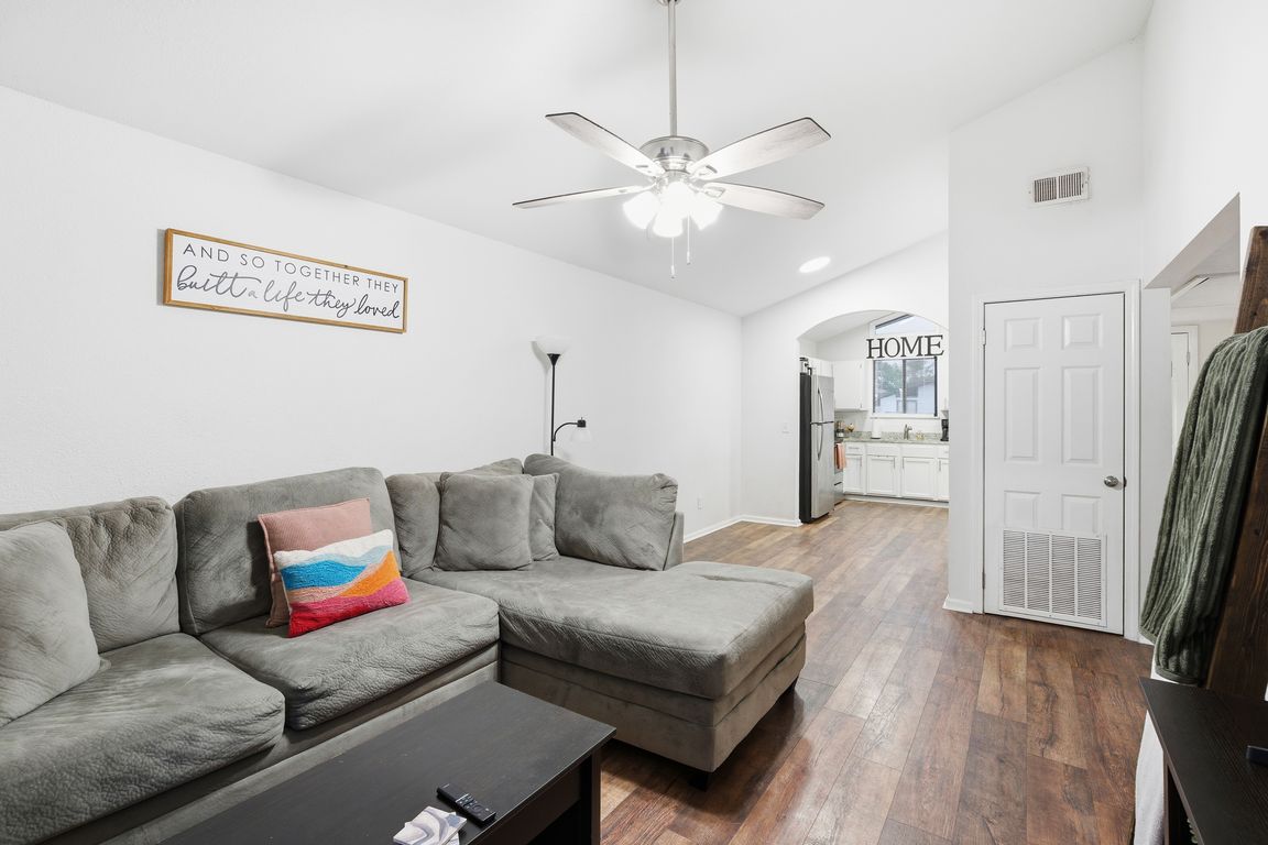 next background image