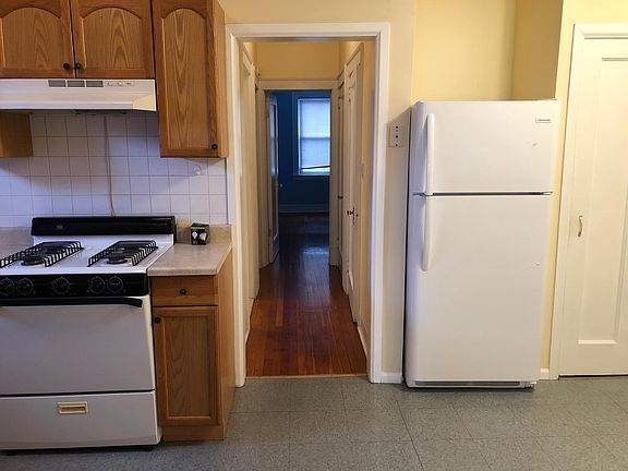 2nd image of 78 Mundy Ave