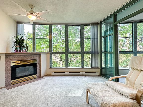5th image of 1159 Main St #401