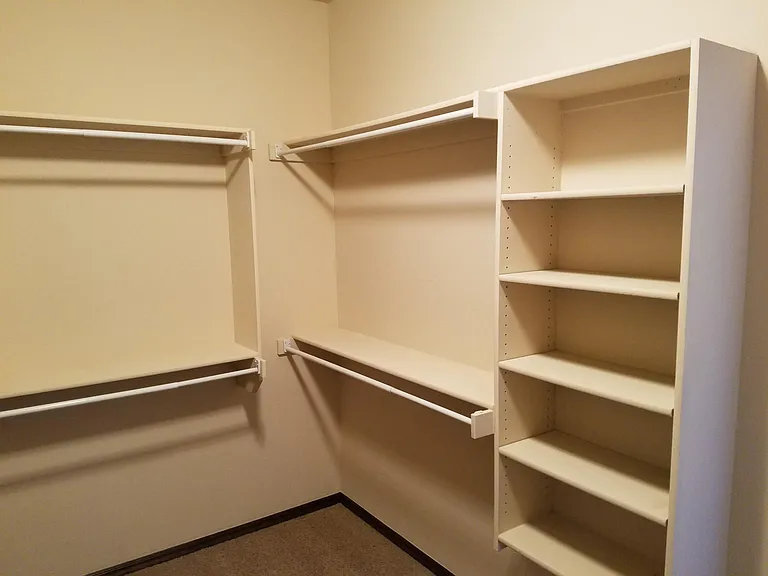 5800 Shiloh Blvd — Photo 32