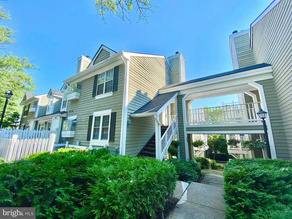 2809 S Woodrow St #1 photo 1