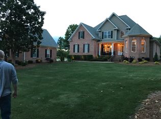 800 W Castle Ct, Sanford, NC 27330