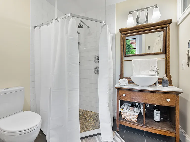 1722 Kilbourne Pl NW — Photo 14