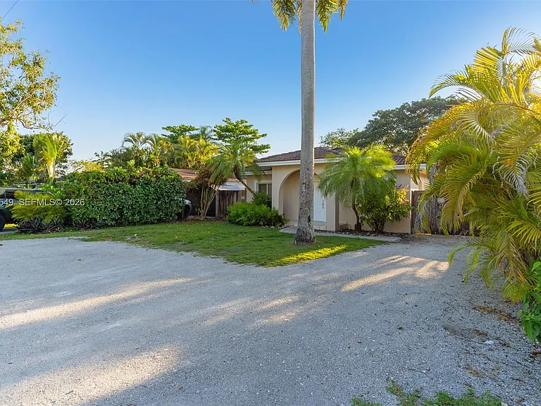 7048 SW 83rd Ct — Photo 3