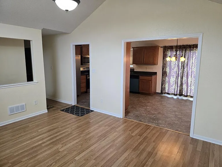 11500 N Wallace Ave — Photo 3