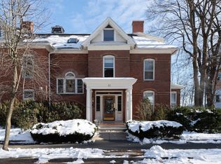 61 Crescent St APT 7, Northampton, MA 01060