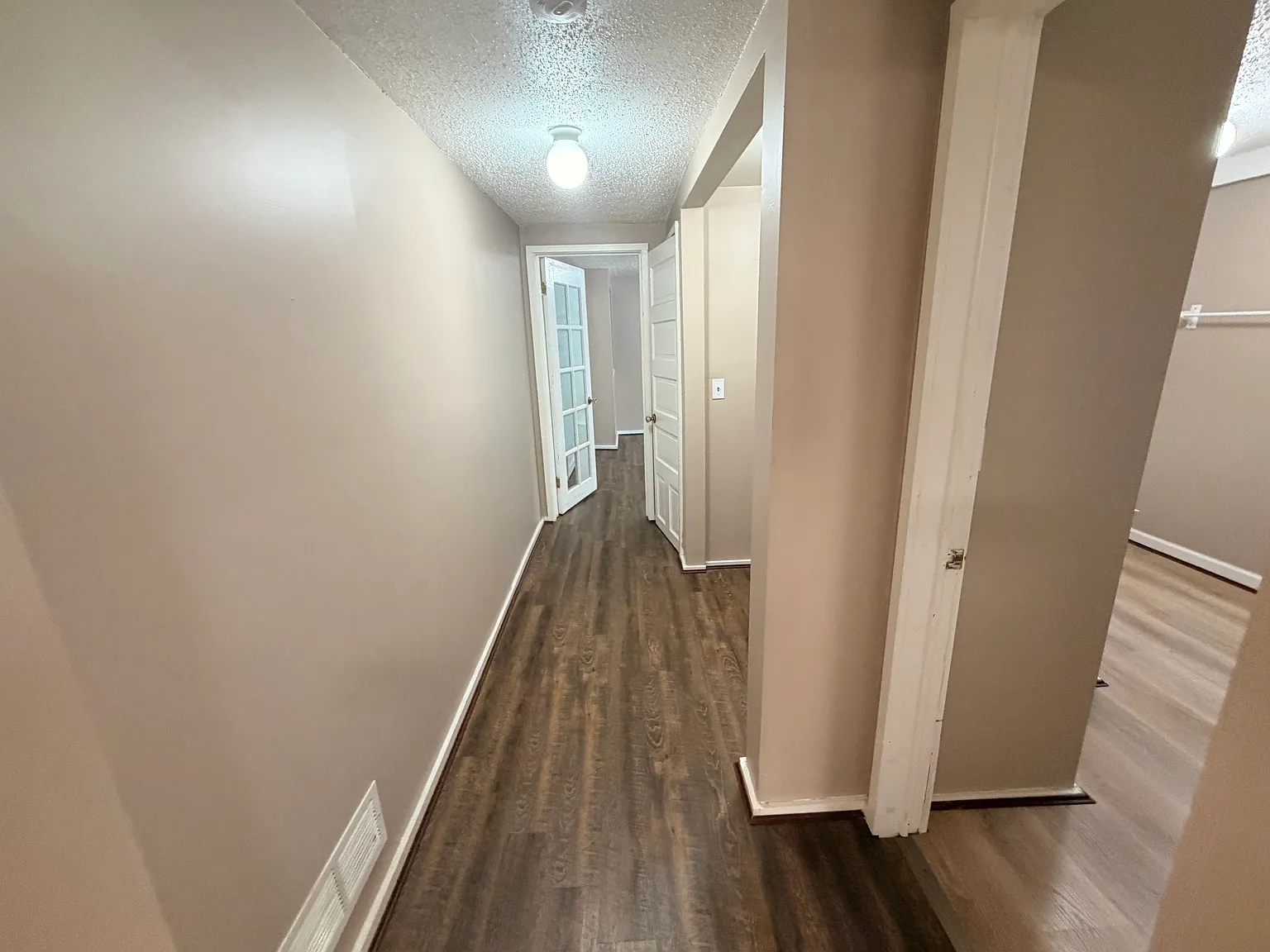 2 bed, 1100 sqft, $925 — Photo 3