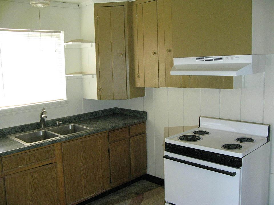 2nd image of 847 E 9th St