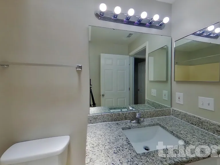 17128 Woodcrest Way — Photo 12