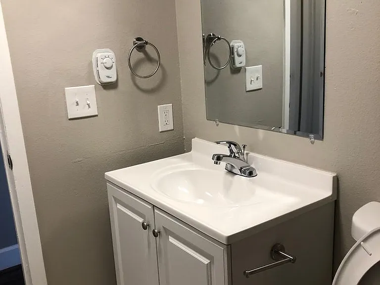 Top Unit Available! 2 Bed 1 Bath Condo — Photo 19