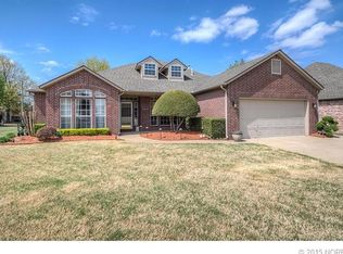 1920 S Dogwood Pl, Broken Arrow, OK 74012