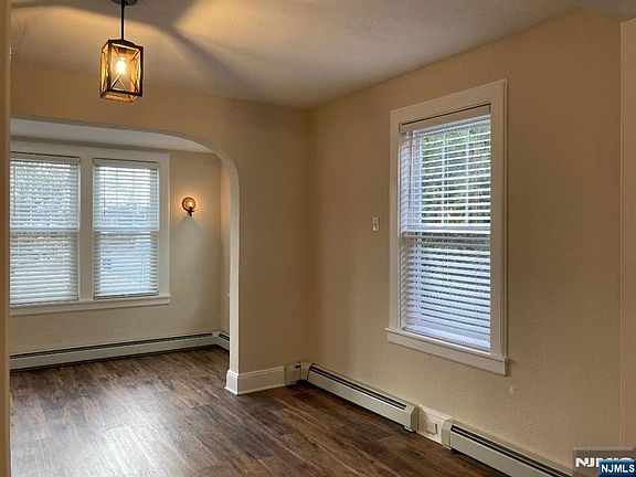 5th image of 273 Milford Ave Floor 1