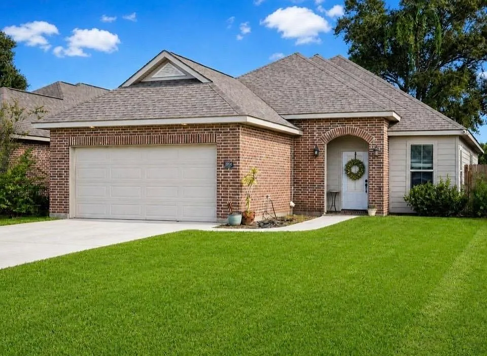 3 bed, 1600 sqft, $2,300 — Photo 2