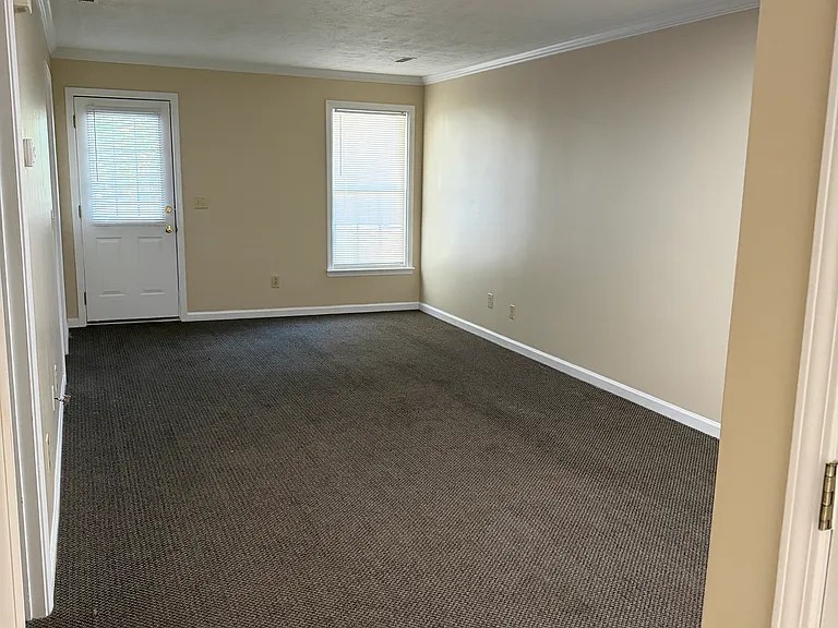 1071 E Lexington Ave #18 — Photo 4