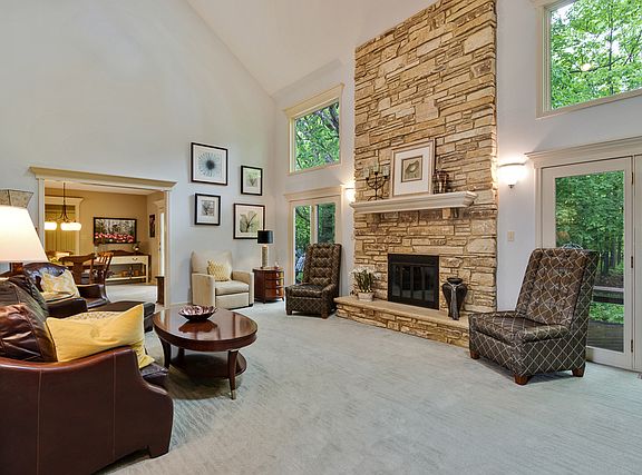5th image of 743 Farmstead Ct