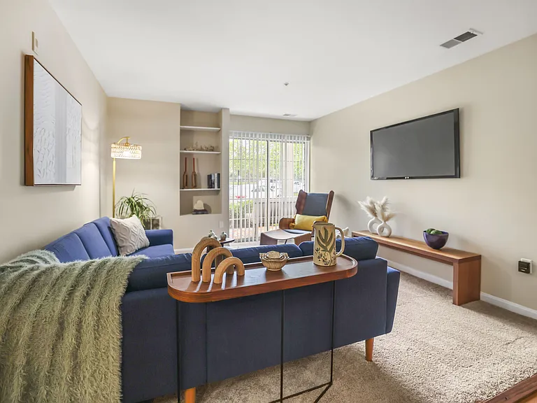 Stonehaven Apartments — Photo 5