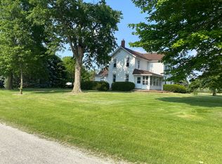 2054 N 2430 East Rd, Watseka, IL 60970