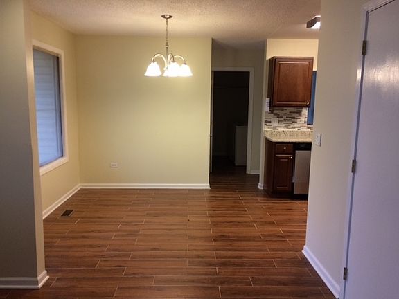 5th image of 2075 Oriole Ln