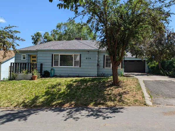 608 Roseway Dr, Klamath Falls, OR 97601