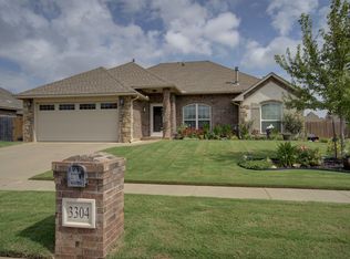 3304 Morgan Creek Rd, Yukon, OK 73099