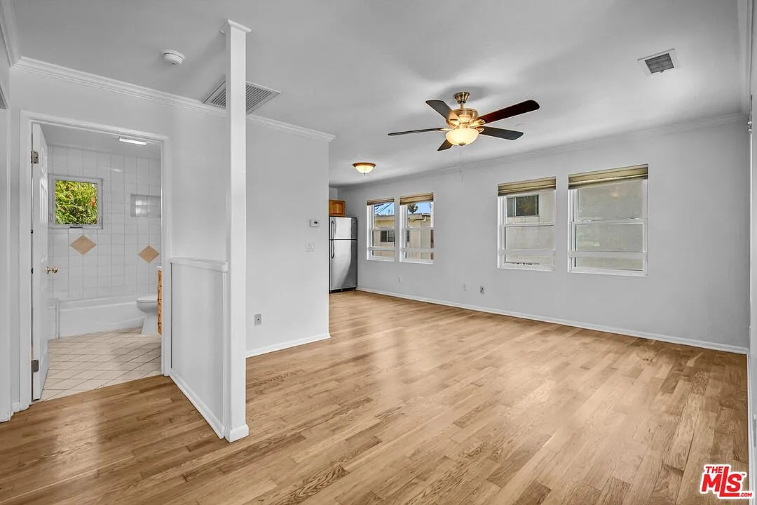 1 bed, 1.0 bath, $3,250 — Photo 4