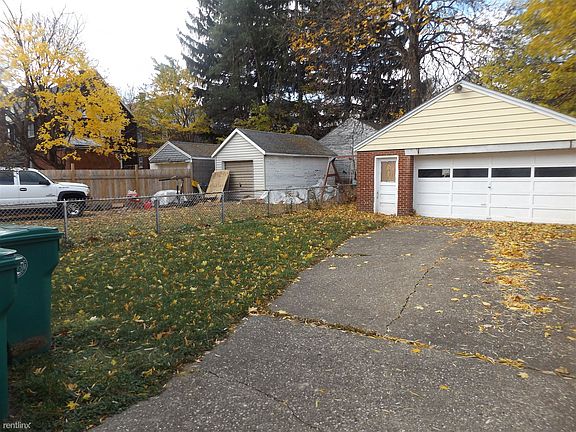 418 17th - Backyard