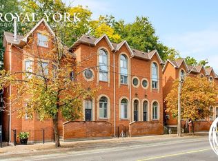 112 Sherbourne St #202, Toronto, ON M5A2R2