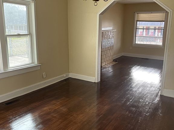 2nd image of 2324 Treadwell Rd