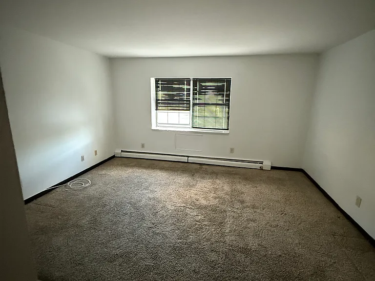 300 Palisade Ave #B16 — Photo 2