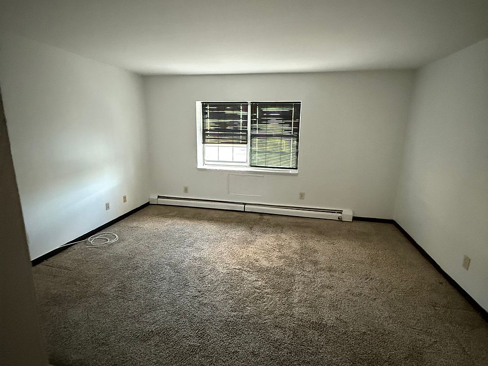 2nd image of 300 Palisade Ave #B16