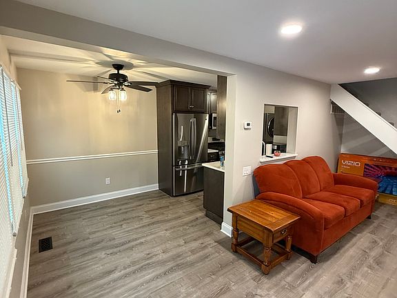 5th image of 12 Falcon Ln W
