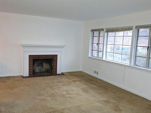 3rd image of 9315 E Parkhill Dr