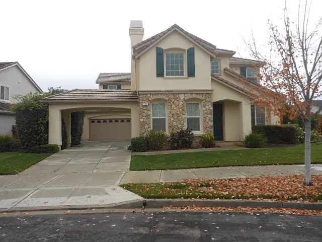 Beautiful 4 Bed, 3 Bath in Rose Garden — Photo 2