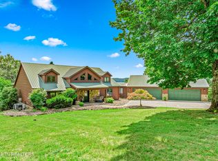 2114 Bridge View Dr, Dandridge, TN 37725