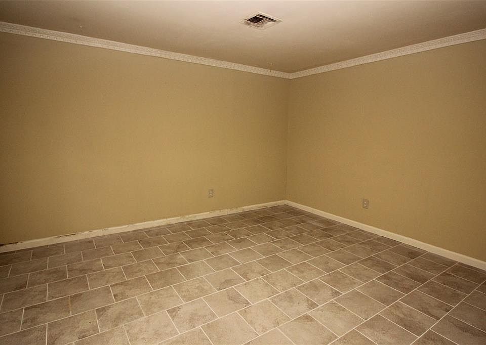 1st image of 7211 Bayou Oaks Dr