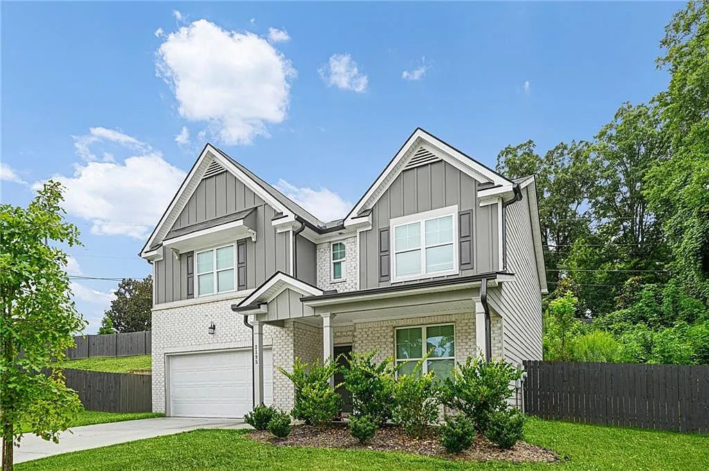 4 bed, 2.5 bath, 2536 sqft, $3,500 — Photo 3