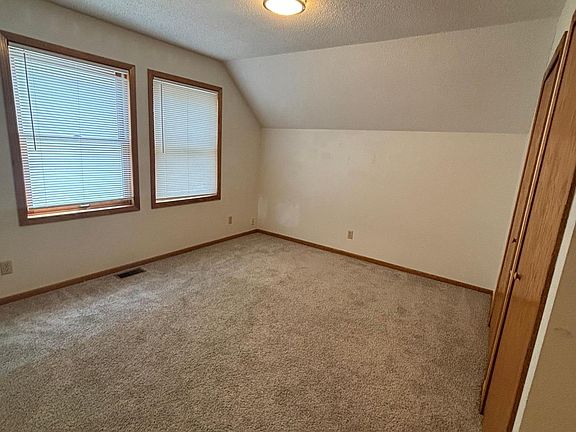 5th image of 1054 Pacific St
