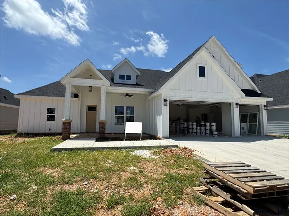 2723 Amaris Ave, Lowell, AR 72745