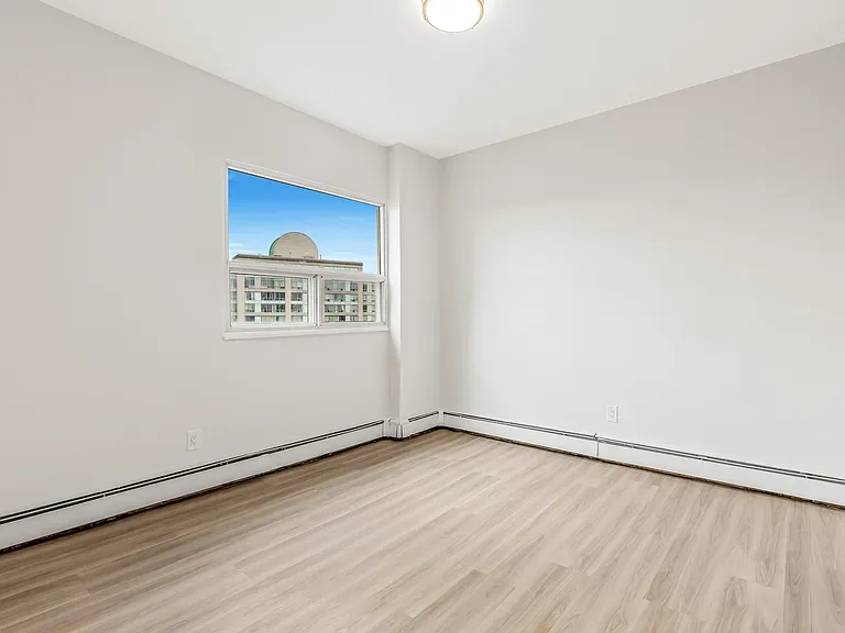 20 Graydon Hall Dr — Photo 21