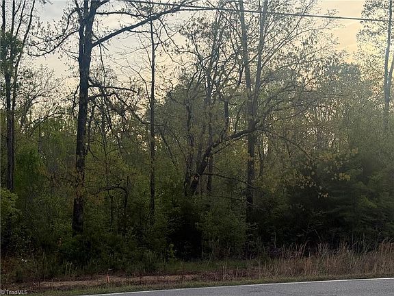 5th image of 2413 Price Rd