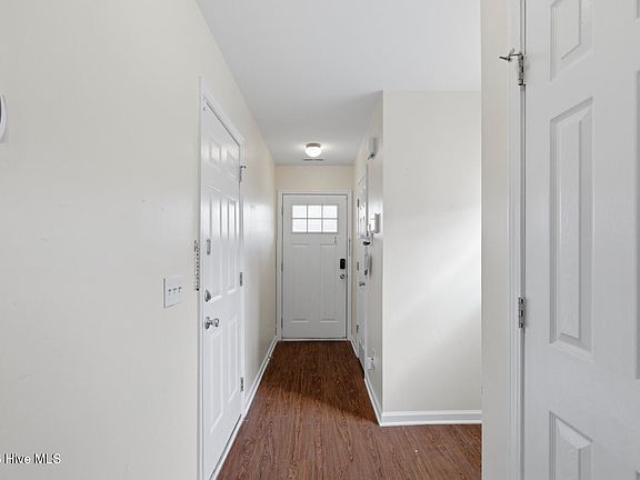 5th image of 70 Thornbury Drive
