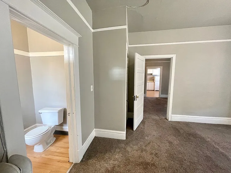 106 S Cedar St — Photo 40