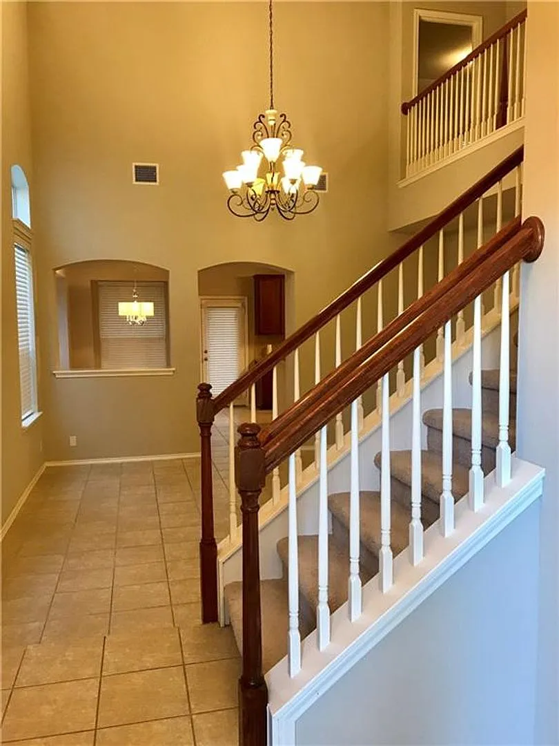 Wonderful 2 Story Home in Parmer Village — Photo 3
