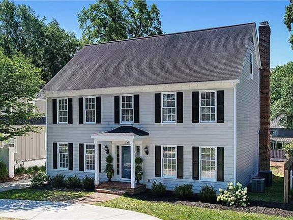 2nd image of 609 Chancery Pl