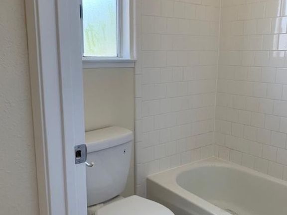 4th image of 17275 Markross Ct APT 2
