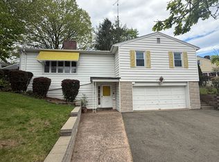 32 Lawncrest Rd, New Haven, CT 06515