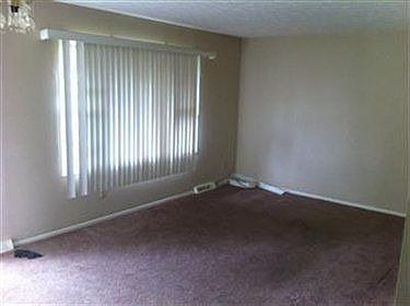 4th image of 2408 Russell Ave