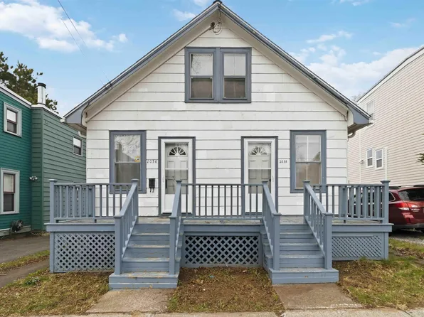 2036 Kline St, Halifax, NS B3L 2X3